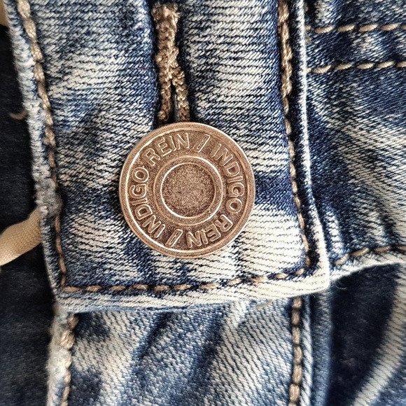 Indigo Rein Distressed Y2K Stretchy Comfy Denim Shorts Medium Wash - Picture 6 of 11